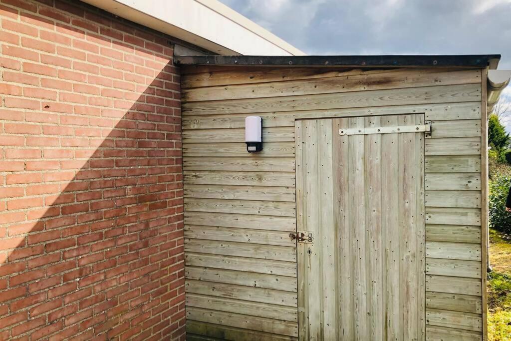Vakantiebungalow In Bosrijke Omgeving Luttenbergヴィラ エクステリア 写真